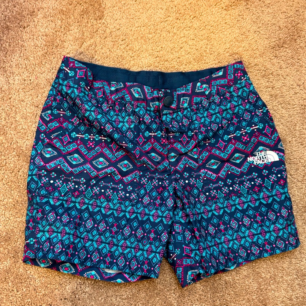Girls The North Face adjustable waist and length shorts